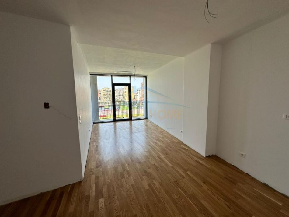 Tirane, jepet me qera apartament 2+1+Ballkon Kati 4, 93 m² 1.200 € (Rruga e Kosovareve)