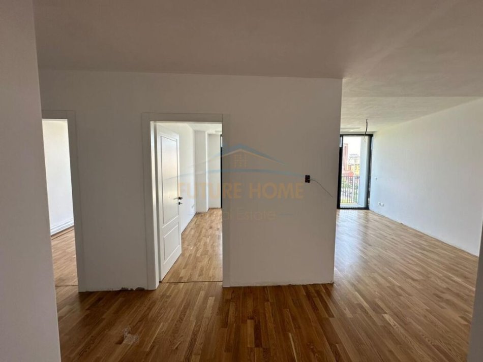 Tirane, jepet me qera ambjent biznesi Kati 4, 93 m² 1.200 € (Rruga e Kosovareve)