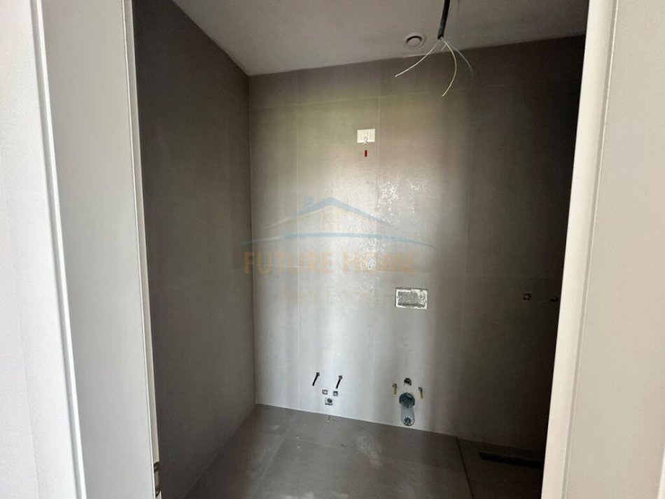 Tirane, jepet me qera apartament 2+1+Ballkon Kati 4, 93 m² 1.200 € (Rruga e Kosovareve)