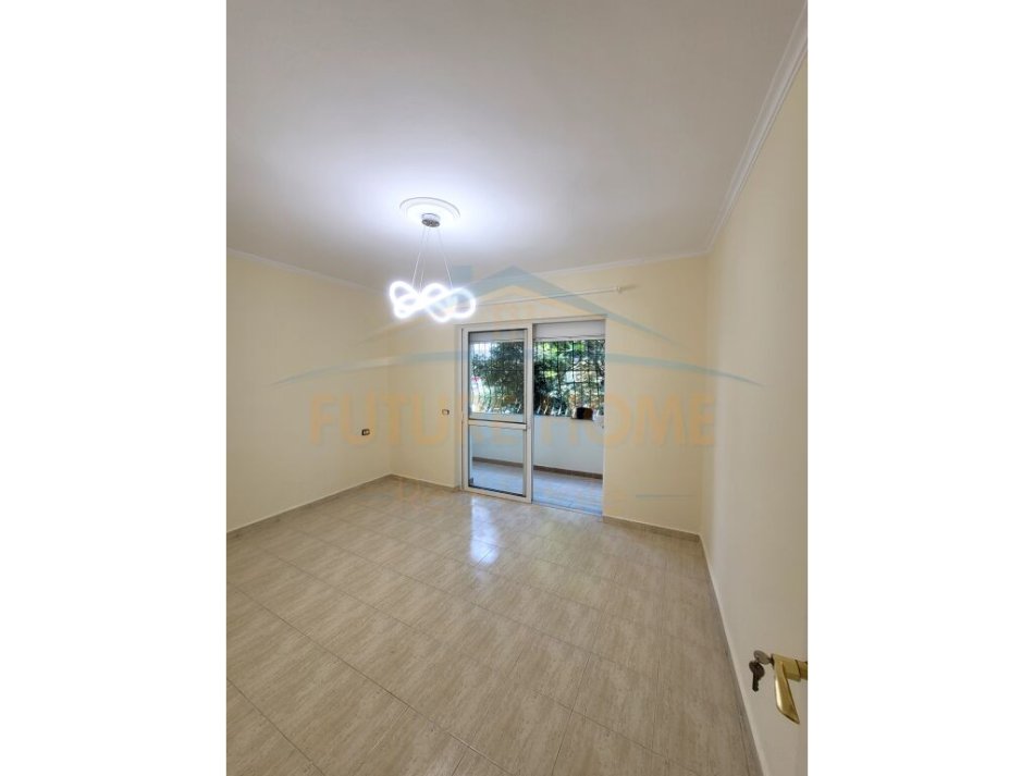 Tirane, shitet apartament 2+1+Ballkon Kati 2, 77 m² 1.320.000 € (Ali Demi)