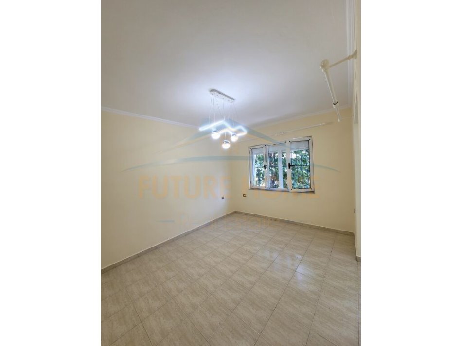 Tirane, shitet apartament 2+1+Ballkon Kati 2, 77 m² 1.320.000 € (Ali Demi)