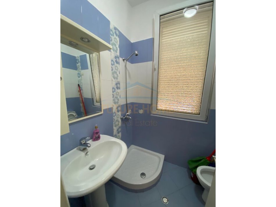Tirane, jepet me qera apartament 3+1 Kati 1, 107 m² 650 € (Kodra e Diellit 1)