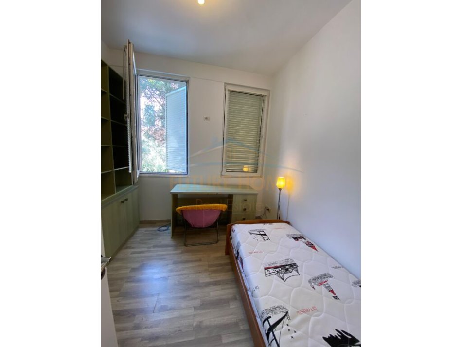 Tirane, jepet me qera apartament 3+1 Kati 1, 107 m² 650 € (Kodra e Diellit 1)