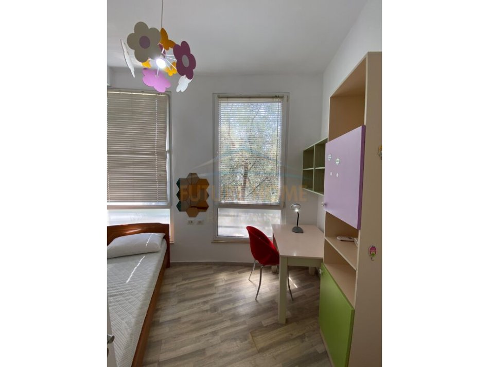 Tirane, jepet me qera apartament 3+1 Kati 1, 107 m² 700 € (KODRA E DIELLIT 1)