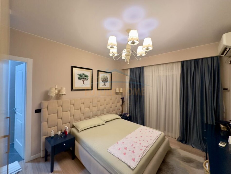 Tirane, shitet apartament 3+1+Ballkon Kati 5, 125 m² 196.000 € (5 Maji)