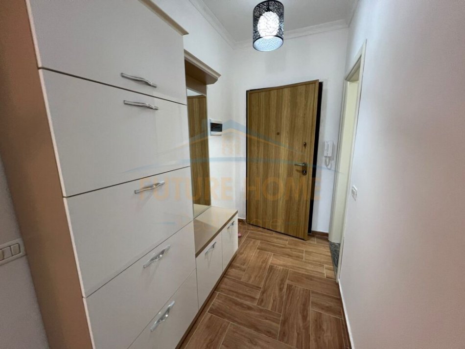 Durres, jepet me qera apartament 2+1 Kati 11, 83 m² 500 € (UKD, Durres.)