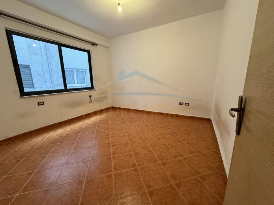 Shitet, Apartament 2+1, Yzberisht