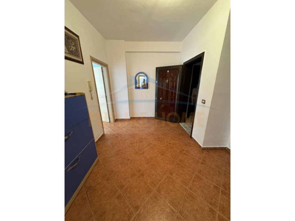 Tirane, shitet apartament 2+1+Ballkon Kati 2, 112 m² 120.000 € (Yzberisht)