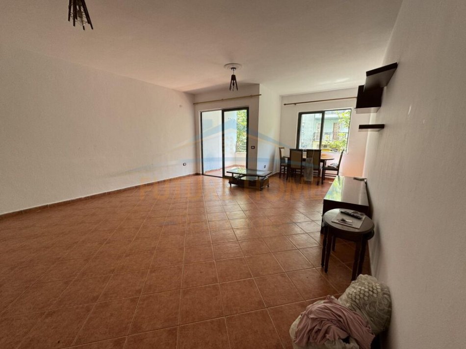 Shitet, Apartament 2+1, Yzberisht