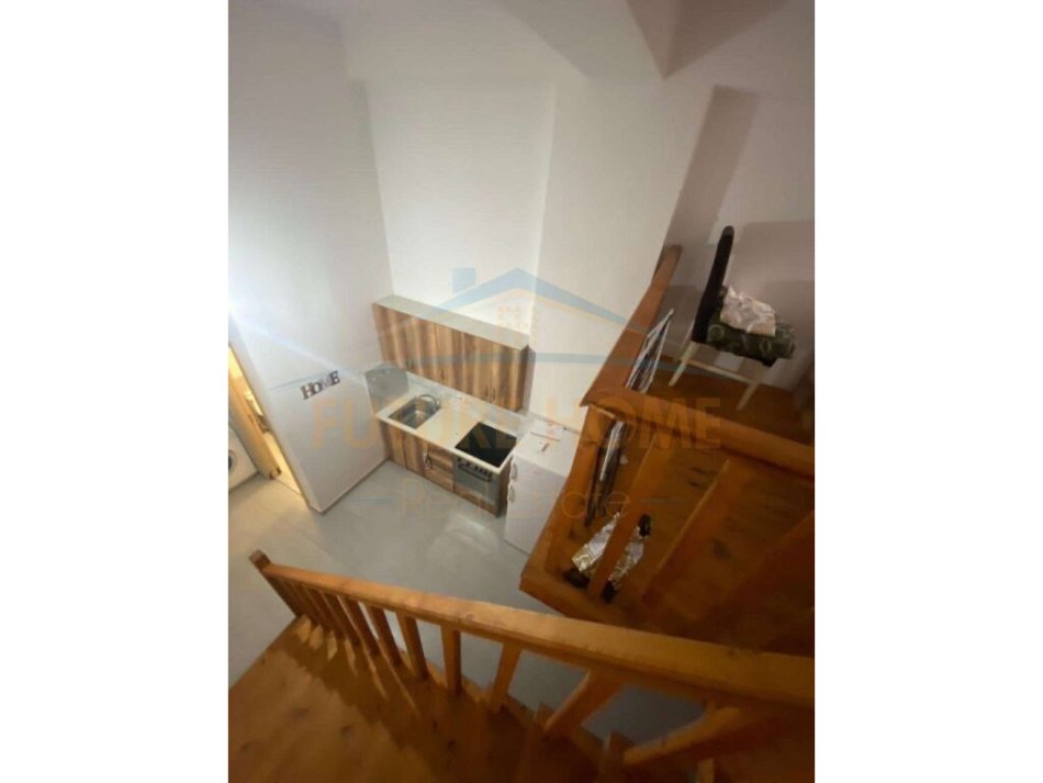 Tirane, jepet me qera apartament duplex 1+1 Kati 0, 50 m² (Kompleksi Ozon, Unaza e Re, Tirane)