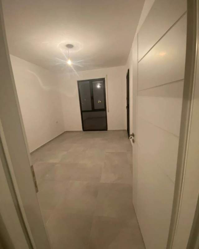 Tirane, jepet me qera apartament 1+1+BLK Kati 4, 65 m² 300 Euro (Kongresi i Manastirit)