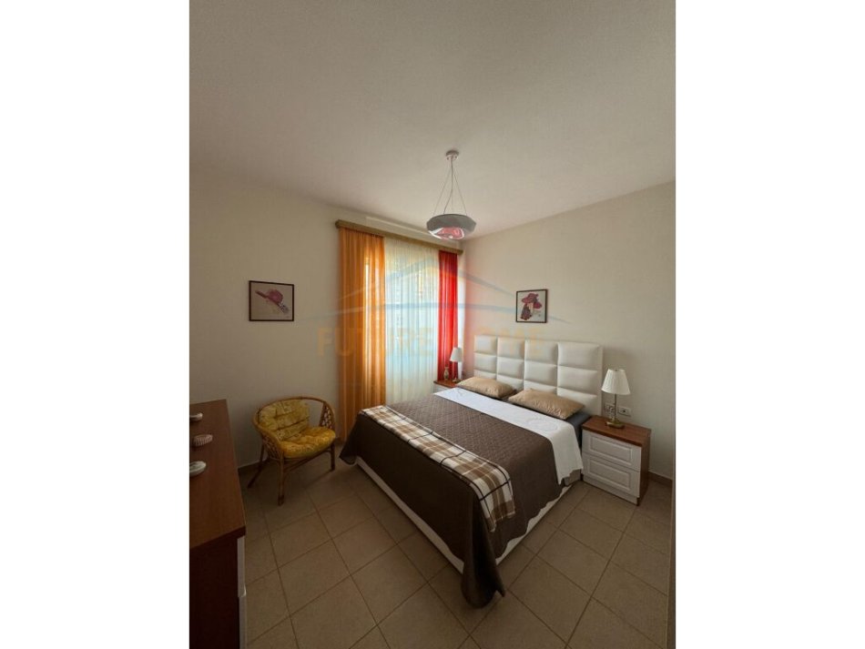 Tirane, jepet me qera apartament 2+1+Ballkon Kati 4, 112 m² 650 € (Hoxha Tahsim)
