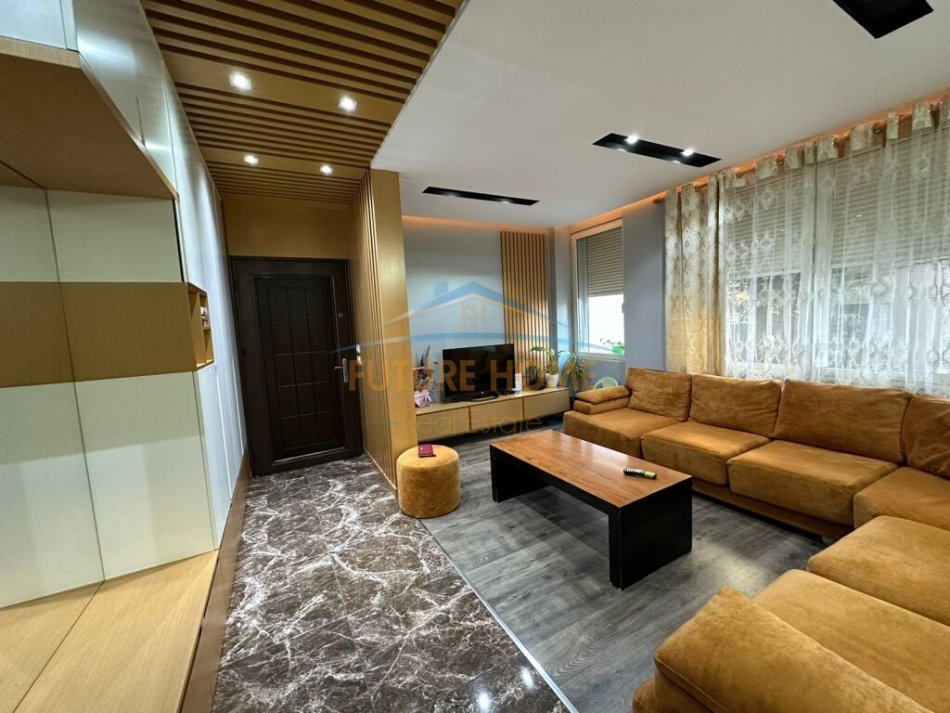 Tirane, shitet apartament 3+1+Ballkon Kati 1, 116 m² 180.000 € (KOPSHTI ZOOLOGJIK)