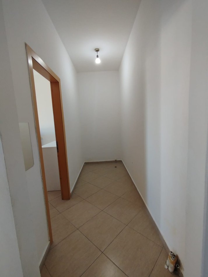 Durres, jepet me qera apartament 1+1+Ballkon Kati 7, 78 m² 250 € (Aleksander Goga)