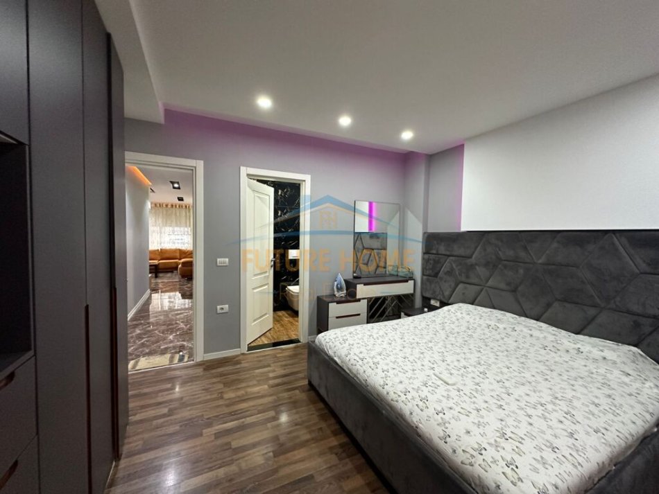 Tirane, shitet apartament 3+1+Ballkon Kati 1, 116 m² 180.000 € (KOPSHTI ZOOLOGJIK)
