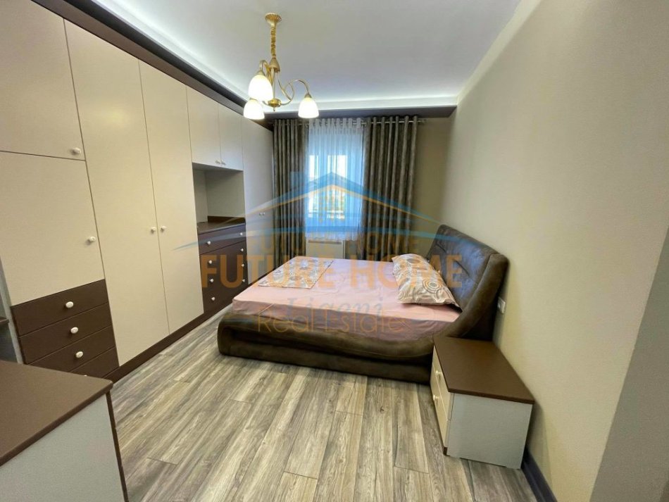Tirane, jepet me qera apartament 3+1+Ballkon + Post Parkimi, Kati 2, 145 m² 1.000 € (Rezidenca Touch of the Sun)