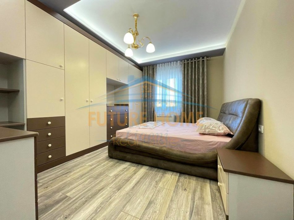 Tirane, shitet apartament 3+1+Ballkon Kati 2, 145 m² 315.000 € (LIQENI I THATE)