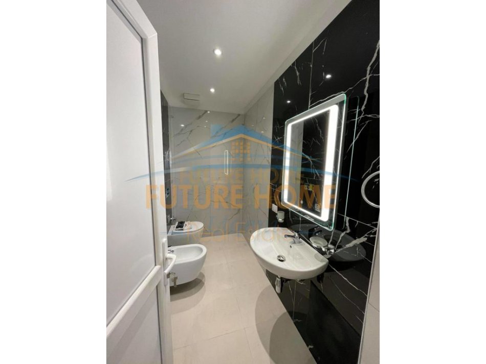 Tirane, jepet me qera apartament 3+1+Ballkon + Post Parkimi, Kati 2, 145 m² 1.000 € (Rezidenca Touch of the Sun)