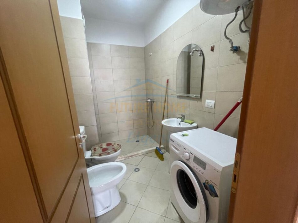 Tirane, jepet me qera apartament 2+1+Ballkon Kati 2, 110 m² 500 € (KOPSHTI ZOOLOGJIK)