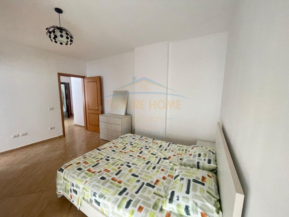 Tirane, jepet me qera apartament 2+1+Ballkon Kati 2, 110 m² 500 € (KOPSHTI ZOOLOGJIK)