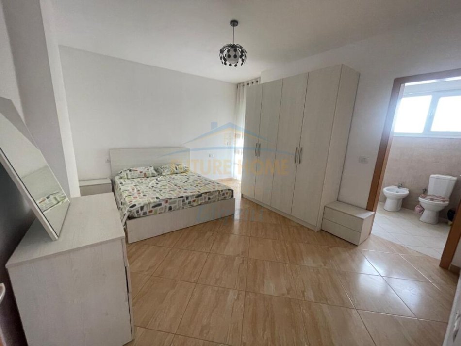 Tirane, jepet me qera apartament 2+1+Ballkon Kati 2, 110 m² 500 € (KOPSHTI ZOOLOGJIK)
