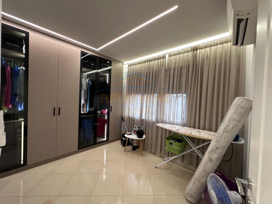 Tirane, shes apartament 2+1+Ballkon Kati 6, 88 m² 320.000 € (Rruga e Kavajes)