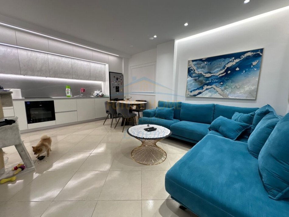 Tirane, shes apartament 2+1+Ballkon Kati 6, 88 m² 320.000 € (Rruga e Kavajes)