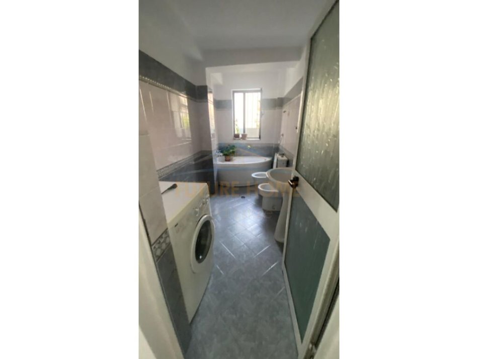 Tirane, shitet apartament 3+1 Kati 2, 107 m² 140.000 € (Rruga Idriz Dollaku)