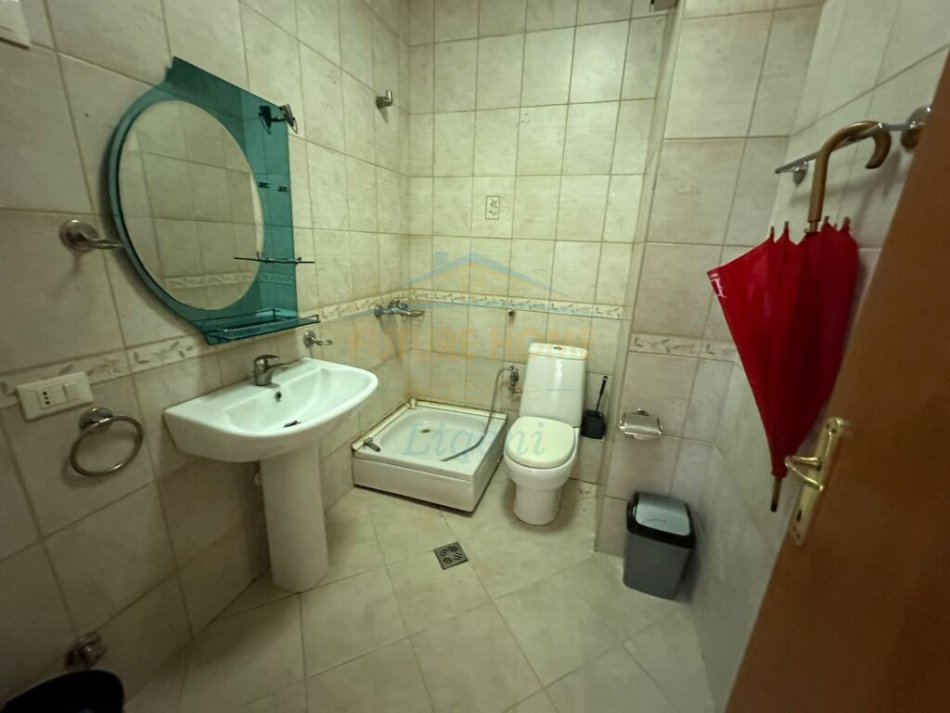 Tirane, shitet apartament 2+1+Ballkon Kati 2, 112 m² 275.000 € (KOMUNA E PARISIT)