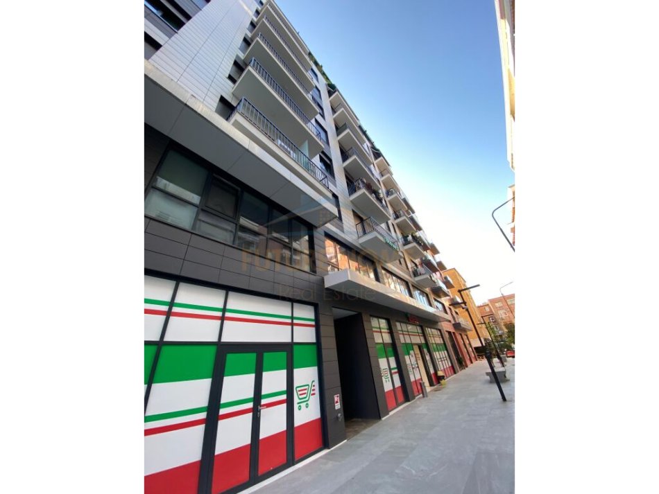 Tirane, jepet me qera ambjent biznesi Kati 9, 143 m² 1.800 € (Rruga e Kosovareve)