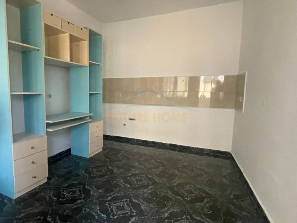 Tirane, jepet me qera shtepi private Kati 1, 115 m² 400 € (Bardhyl)