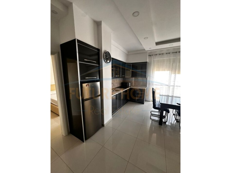 Shqiperi, jepet me qera apartament 1+1+Aneks+Ballkon , 540 € (Pavarsia)
