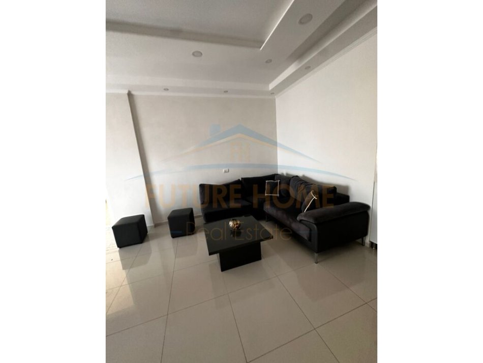 Shqiperi, jepet me qera apartament 1+1+Aneks+Ballkon , 540 € (Pavarsia)