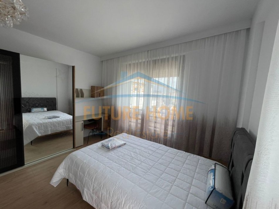 Tirane, jepet me qera 2+1+Ballkon Kati 7, 113 m² 950 € (Pazari i Ri)