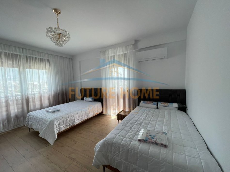 Tirane, jepet me qera apartament 2+1+Ballkon Kati 7, 113 m² 950 € (Pazari i ri)