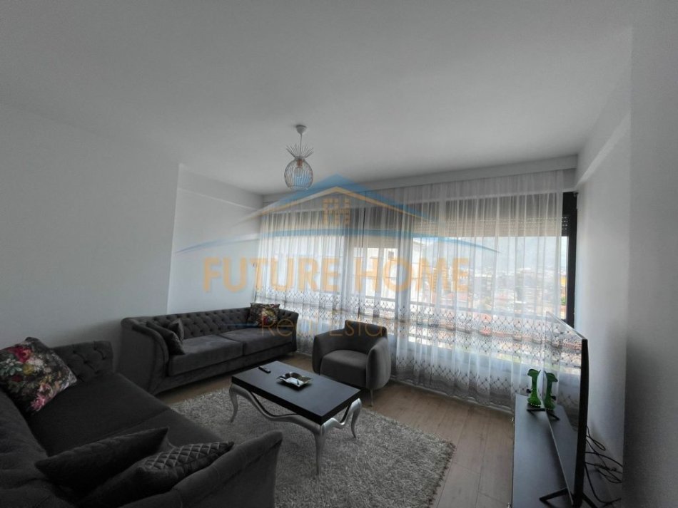 Tirane, jepet me qera apartament 2+1 Kati 7, 113 m² 950 € (PAZARI I RI)