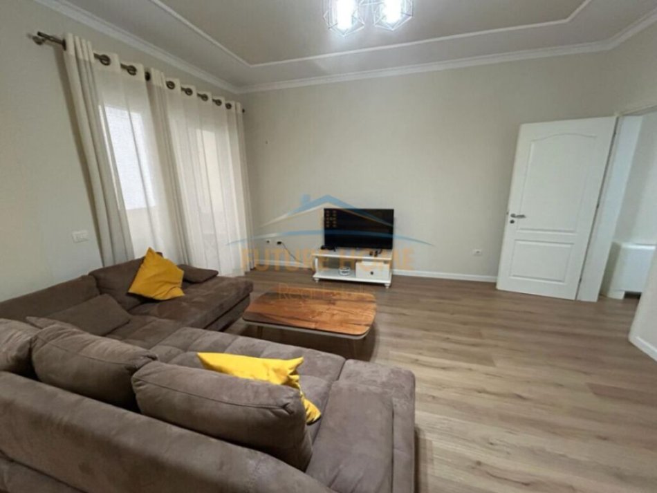 Tirane, jepet me qera apartament 2+1 Kati 2, 100 m² 700 € (LIQENI I THATE)