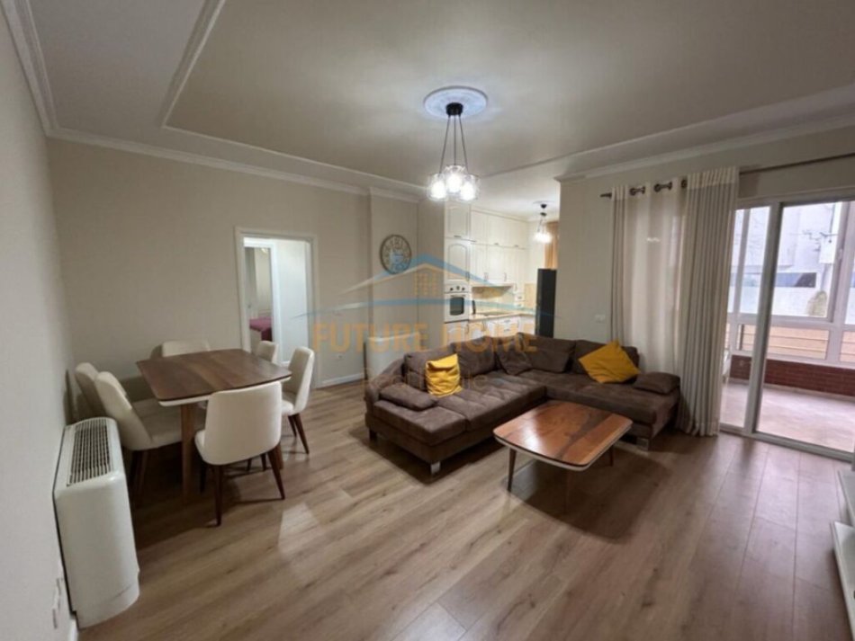 Tirane, jepet me qera apartament 2+1 Kati 2, 100 m² 700 € (LIQENI I THATE)