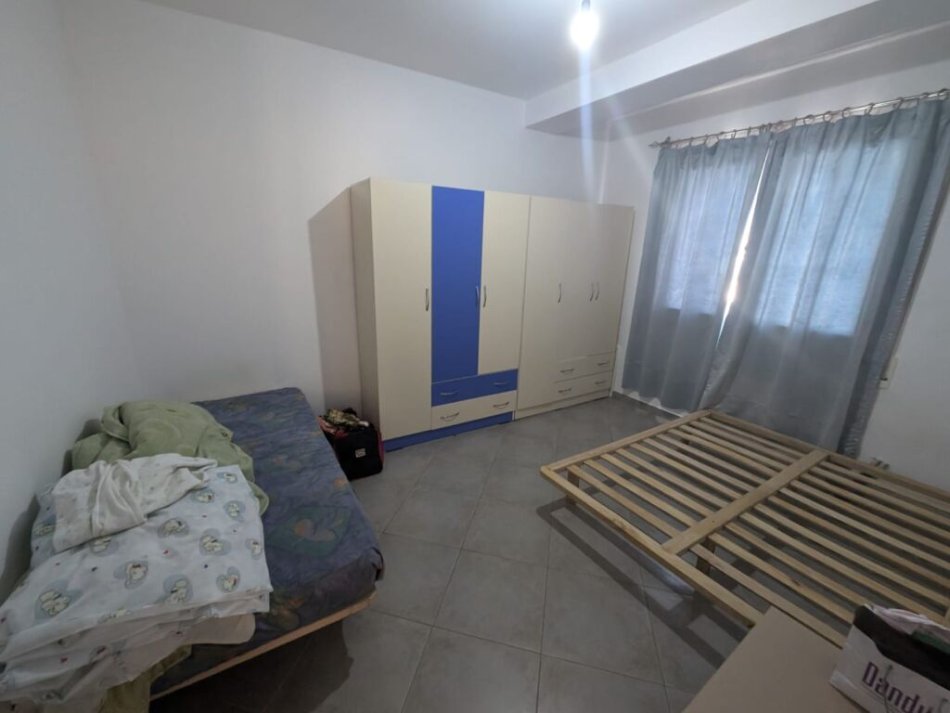 Tirane, jepet me qera apartament 2+1 Kati 4, 85 m² 470 € (Rrapo Hekali)