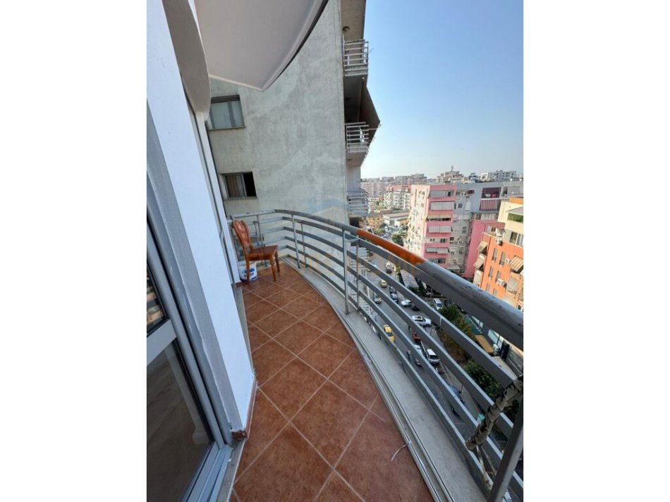 Tirane, shitet apartament 1+1 Kati 8, 77 m² 147.000 € (ZOGU ZI)