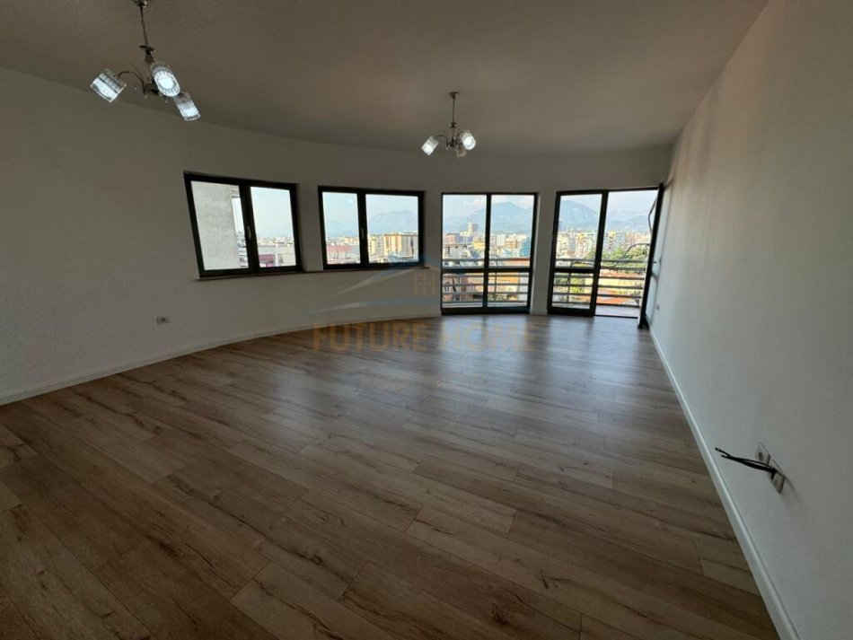 Tirane, shitet apartament 1+1 Kati 8, 77 m² 147.000 € (ZOGU ZI)
