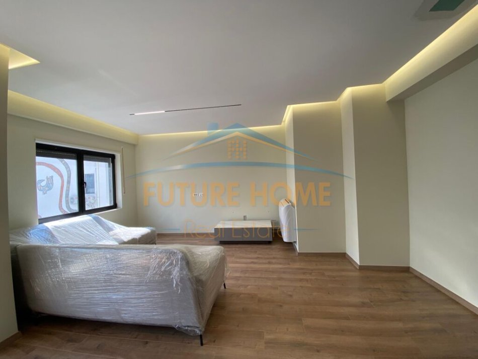 Tirane, shitet apartament 3+1+Ballkon Kati 3, 153 m² 298.000 € (Kodra e Diellit)