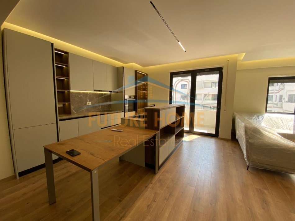 Tirane, shitet apartament 3+1+Ballkon Kati 3, 153 m² 298.000 € (Kodra e Diellit)