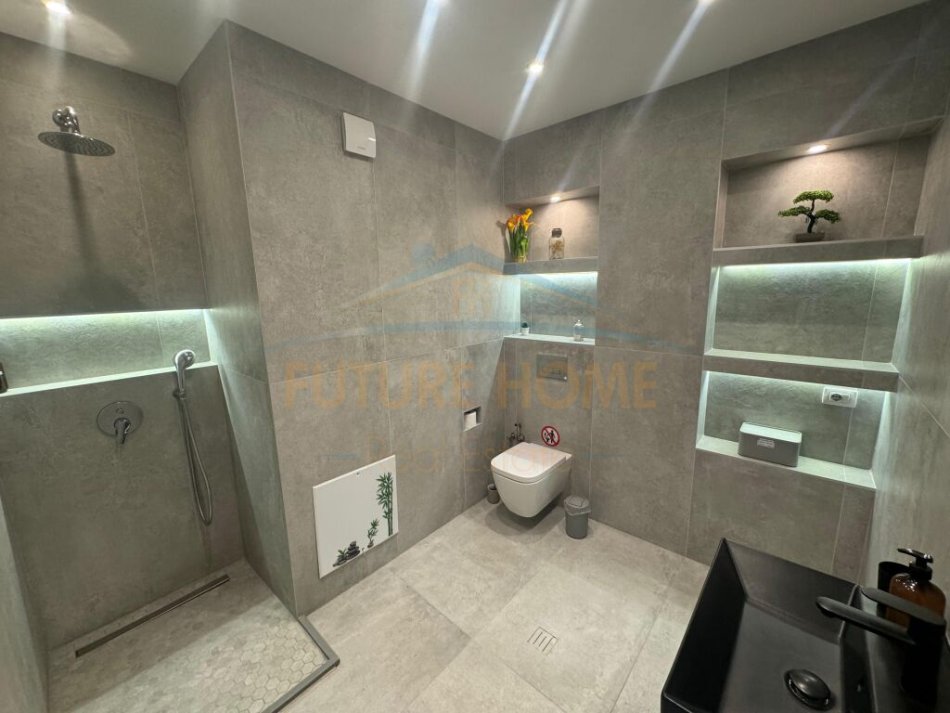 Durres, shitet apartament 1+1+Ballkon Kati 14, 85 m² 295.000 € (Vollga, Durres)