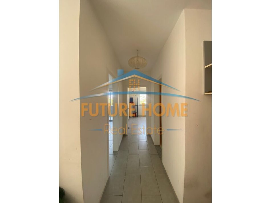 Tirane, jepet me qera apartament 2+1+Ballkon Kati 4, 137 m² 550 € (Unaza e Re)