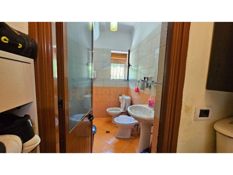 Tirane, shitet apartament 2+1 Kati 1, 100 m² 95.000 € (Kinostudio)