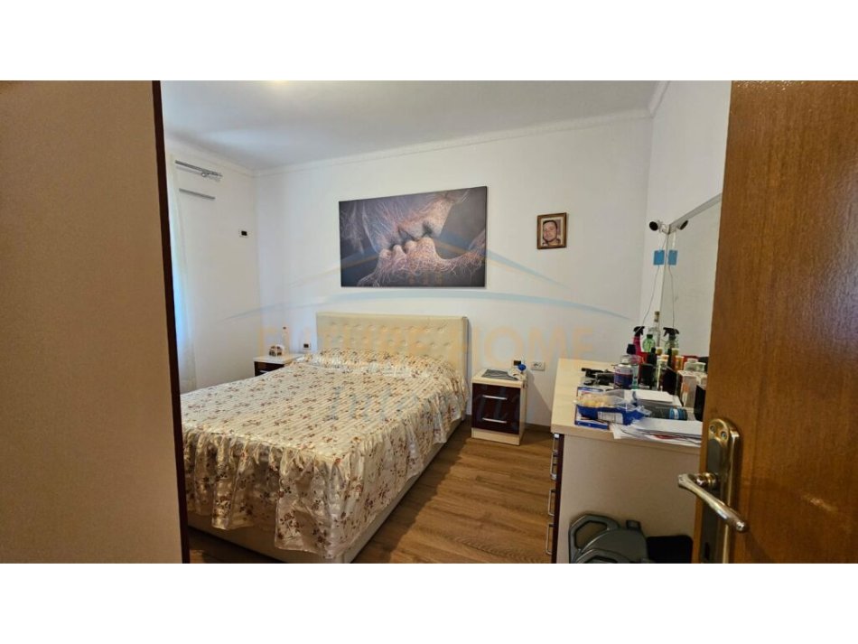 Tirane, shitet apartament 2+1 Kati 1, 100 m² 95.000 € (Kinostudio)