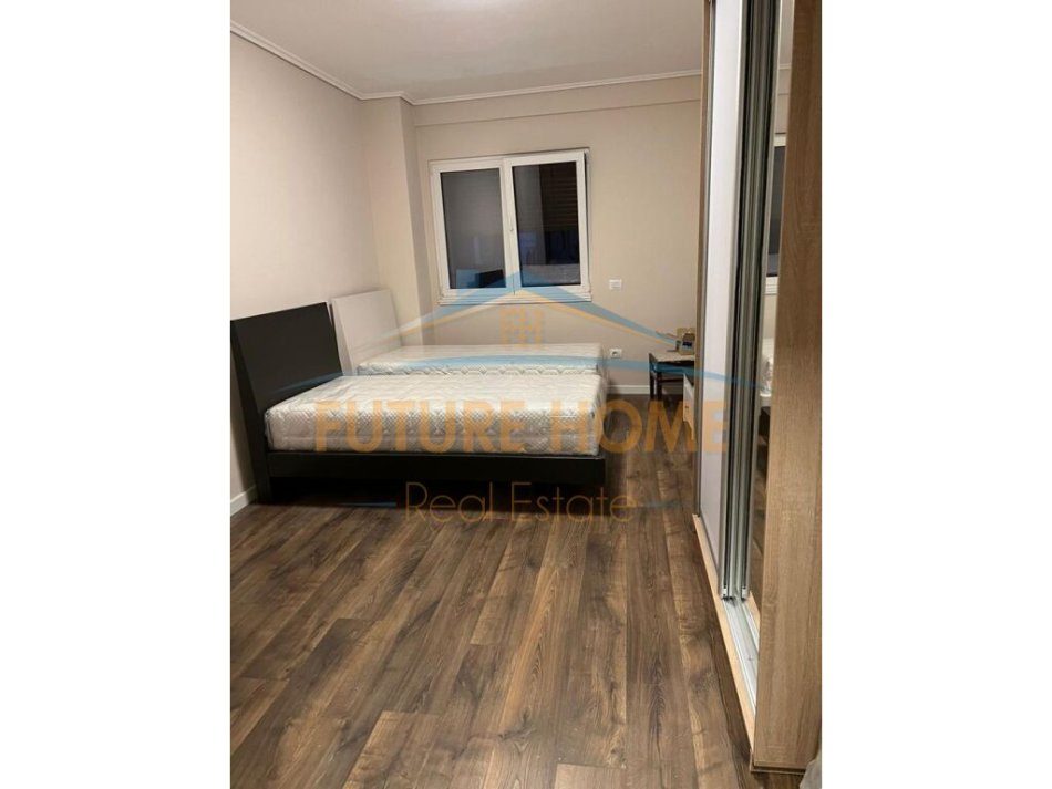 Tirane, jepet me qera apartament 2+1+Ballkon Kati 2, 110 m² 1.200 € (RRUGA E KAVAJES)