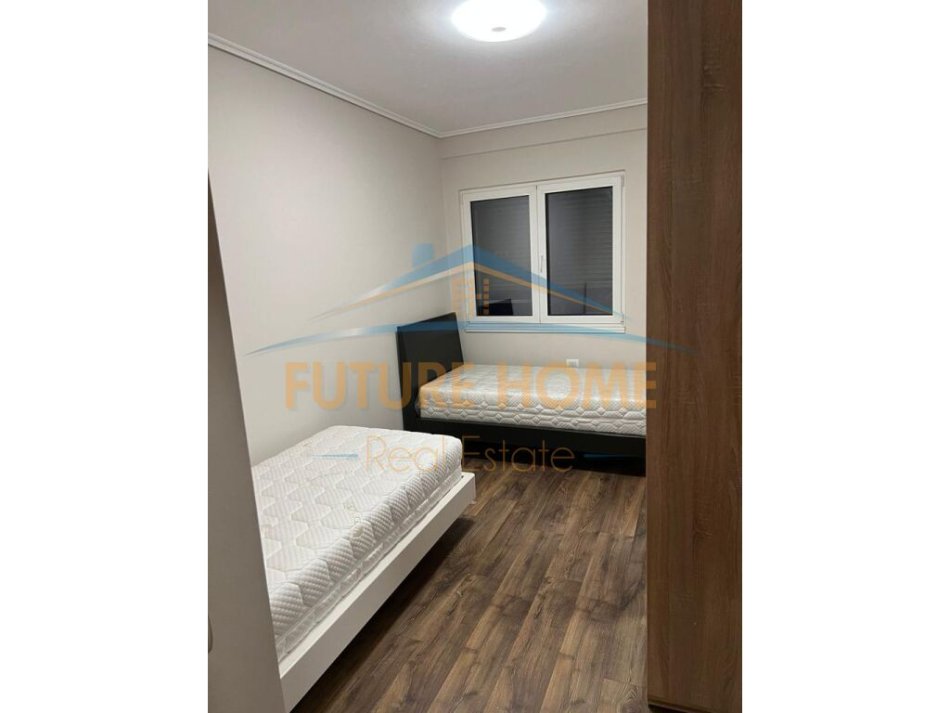 Tirane, jepet me qera apartament 2+1+Ballkon Kati 2, 110 m² 1.200 € (RRUGA E KAVAJES)