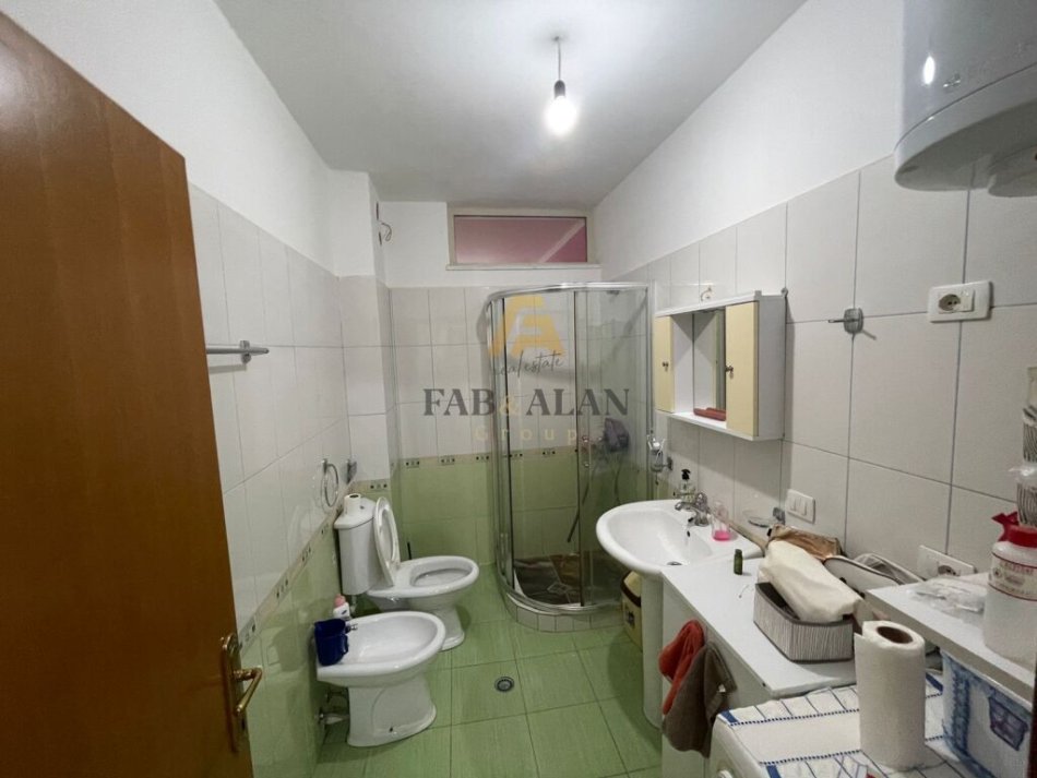 Tirane, shitet apartament 1+1 Kati 2, 75 m² 75.000 € (Rruga e Thesarit)